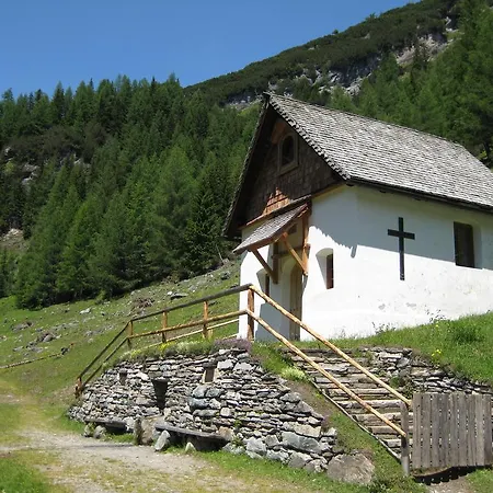 Almhutte Adlerhorst Holiday home Heiligenblut